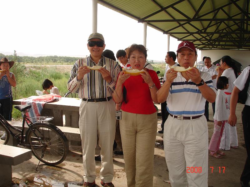2008 (145).JPG - July 13-22, 2008  中國農科院飼料所參訪後新疆行(中國大陸，新疆) 布爾津/喀納斯湖 [Visit Feed Research Institute, The Chinese Academy of Agricultural Sciences, Xinjiang, China]-47